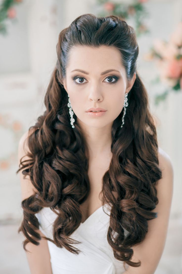  【ロングヘア】上品にフェミニンにハーフアップ♡結婚式の髪型　で紹介している画像