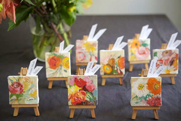  簡単DIYで結婚式費用を節約しちゃいましょう。お花を使った可愛い席札をご紹介☆　で紹介している画像