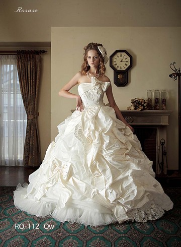  ＜元ドレススタイリストが教える＞ウェディングドレス種類別レッスン【プリンセスライン】で理想の花嫁に♡　で紹介している画像