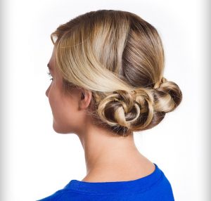  決定版！ナチュラルに華やかな結婚式の髪型【ロングヘア】お呼ばれヘアスタイル50選♡　で紹介している画像